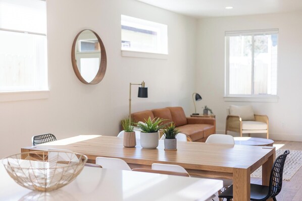 Dining Area | Dining Table & Kitchen Island | Seating for 10 | 1st Floor