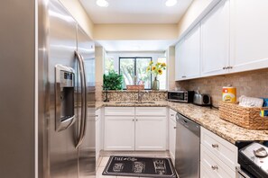 2454 Inland Harbour-Kitchen