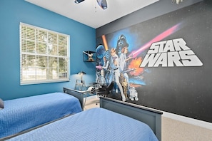 Star Wars room - desk with chair in the corner