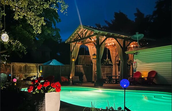 Pool and Pergola with seating for 12