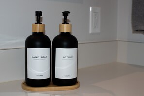 Bathroom amenities