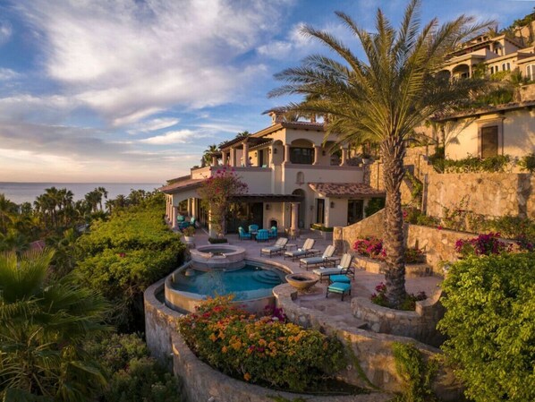 Palmilla Villa del Mar Pool