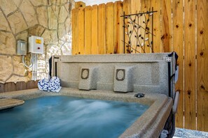 Relax @ the end of the day in our hot tub, emptied & cleaned between each guest!