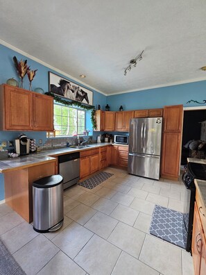 Fully Stocked Kitchen