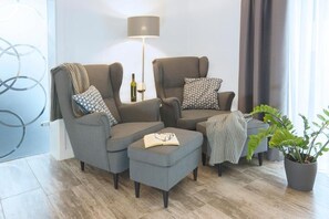 Ferienwohnung Kegelrobbe, 45qm, 1 Schlafzimmer, max. 2 Personen-Wohnzimmer