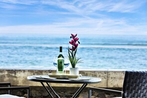 Ocean views right outside of your lanai