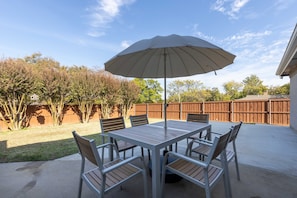 Outdoor dining