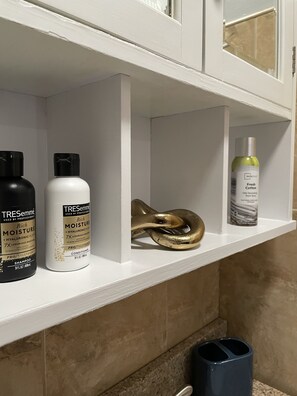 Bathroom amenities