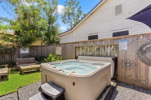 Private backyard oasis with hot tub!