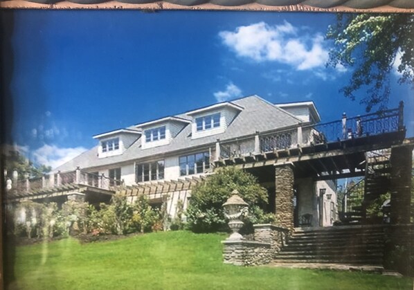 The rear view of Chateau at Lookout, showing the (2) apartments, & main house.