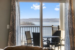 This unit offers a BONUS DECK off of the Sunroom