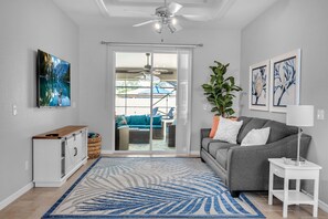 Living Room/Lanai Access