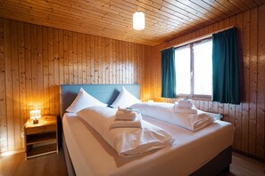 Bedroom with double bed