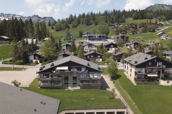 Hausansicht im Sommer