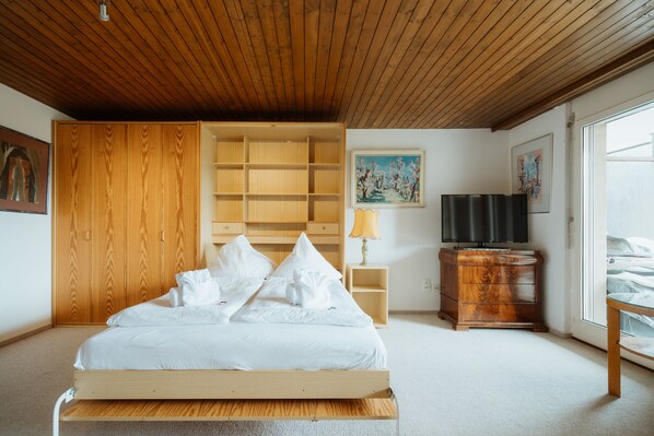 Double bed
