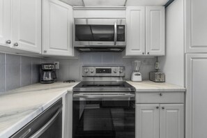 Well Equipped Kitchen!
