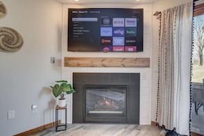 Gas Fireplace & Roku TV
