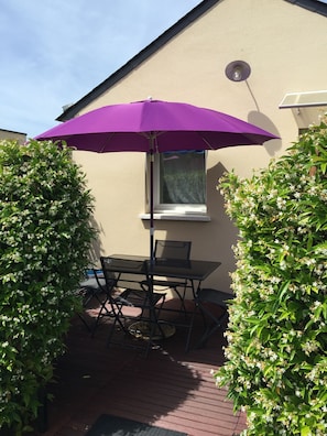 Maisonnette extérieur avec belle et grande terrasse...