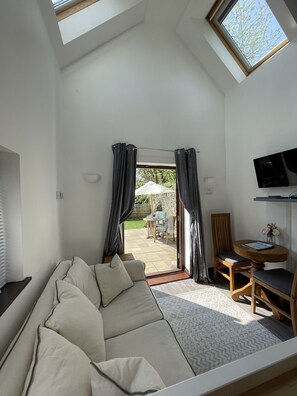 Living Room / Lounge