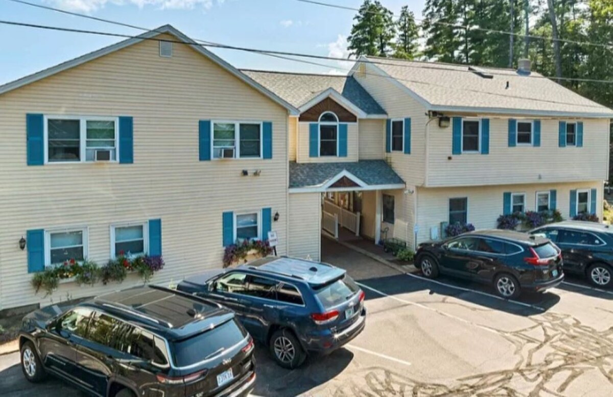 Waterfront 2-bedroom condo on Lake Winnisquam, in quaint Tilton.