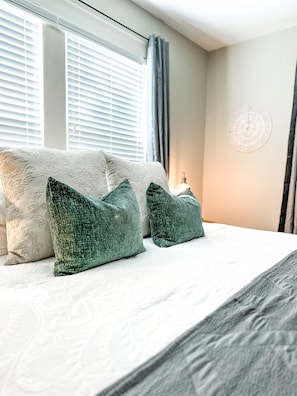 Immerse Yourself in Authentic Southern Charm: Unwind in Our Cozy Living Room Boasting Stylish Design, Influenced by the Heartwarming Hospitality of Laurel, MS - Birthplace of the Renowned HGTV Hit Show, Hometown