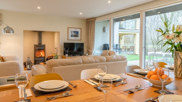 Dining Area, Songthrush, Bolthole Retreats