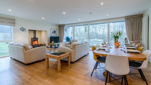 Open-Plan Living Area, Songthrush, Bolthole Retreats