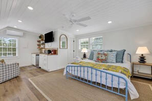 Double the charm, double the luxury! Discover the perfect balance of independence and elegance with our luxurious apartment addition to the main house. Enjoy the best of both worlds as you indulge in upscale amenities and your own cozy sanctuary. 🏖️✨ #TybeeIsland #LuxuryVacation #BeachRetreat #WesterlyGuild #Anchoredon8