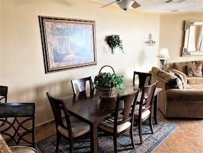 Six Person Dining and Counter Seating Free WiFi in Unit
