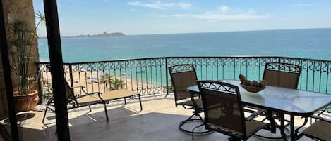 Private Balcony with Amazing View!
