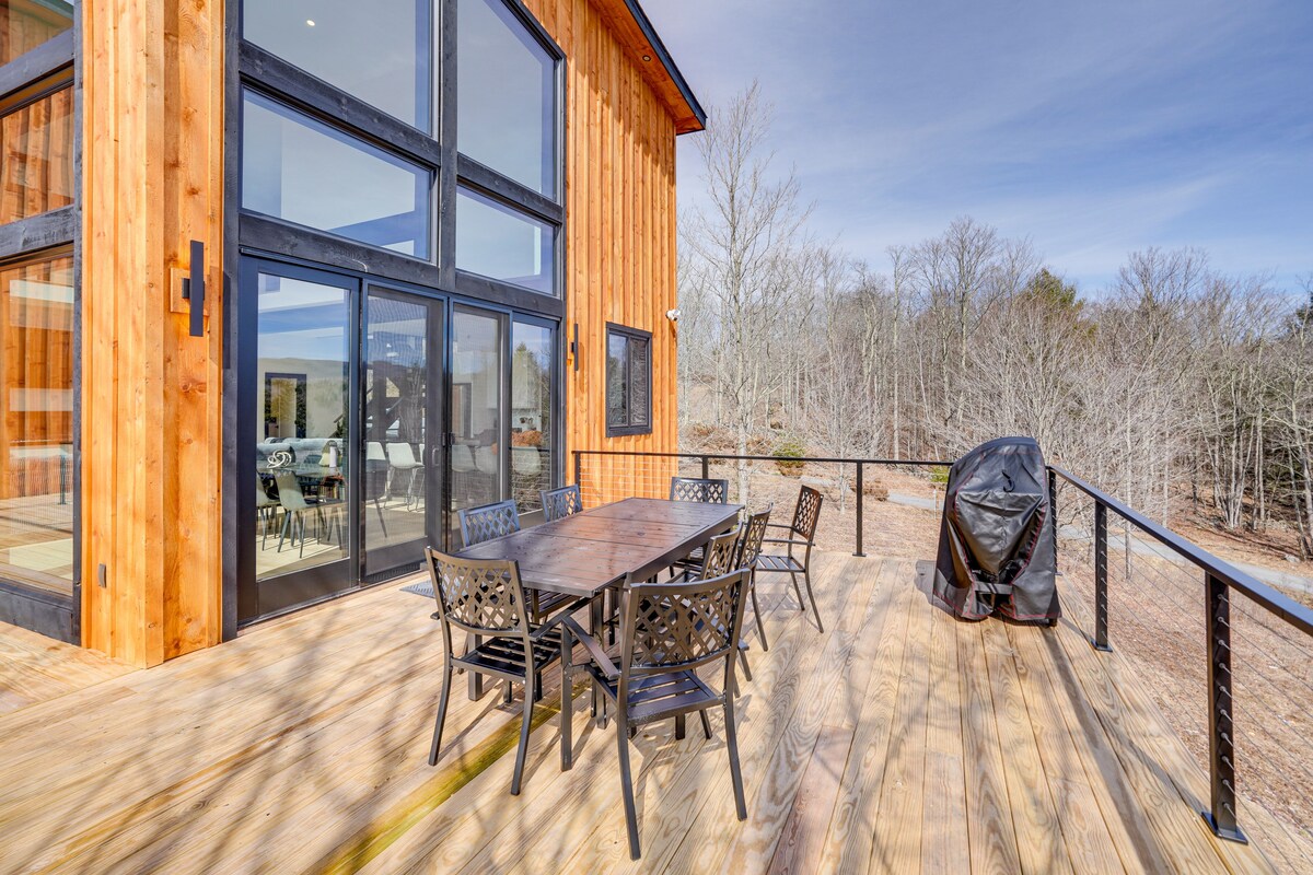 Custom Windham Mtn Villa w/ Pool, Theater & Views!