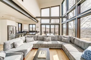 Great Room | Mountain & Ski Resort Views