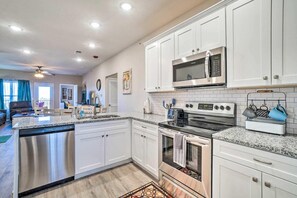 Full kitchen