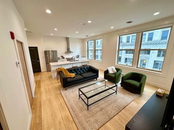 Living room & kitchen view! 