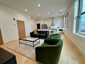 Comfortable seating options for up to 5 people.