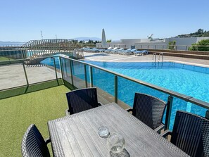 poolsidec2-terrace