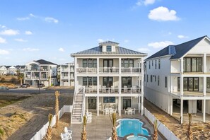 Private Pool and hot tub