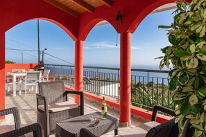 The Front Veranda And Terrace Of Casa Vista Mar With The Wonderful Seaview