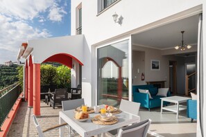 Breakfast On The Terrace And The Livjng Area Of Casa Vista Mar By Ourmadeira