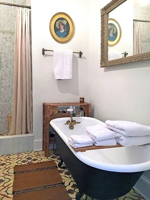 Relax in the clawfoot soaking tub.