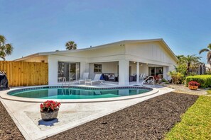 Soaring Spirits by FVC - Patio and Pool