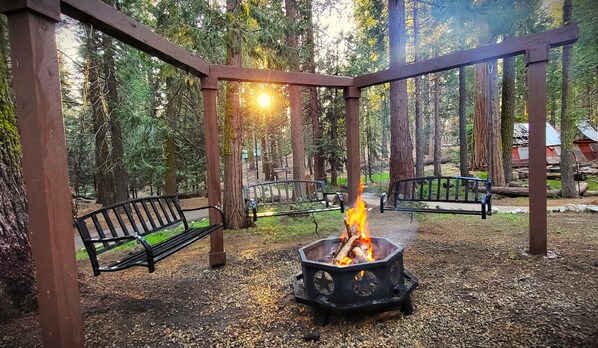 End your day on the mountain right but enjoying a nice outdoor campfire.
