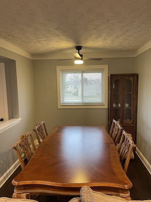 Dining room 6 seats