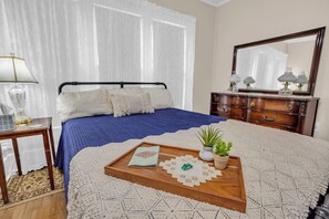 Comfy, semi-firm memory foam mattress that will keep you the perfect temperature