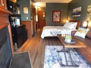 Floor, Flooring, Hardwood, Indoors, Furniture