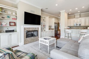 Living Room | Sleeper Sofa | Smart TV | Fireplace | 2nd Floor