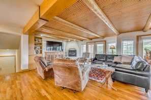 Living Room | Main Level | Smart TV | Wood-Burning Fireplace