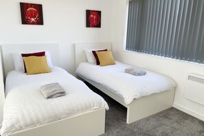 Two single beds with ensuite shower