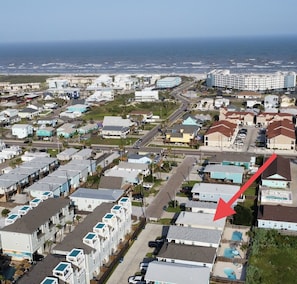 Located at 11th and Sandcastle entrance to the beach. Easy 5 minute walk.