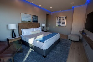 King suite facing the butler box, entrance to kitchenette and bathroom.